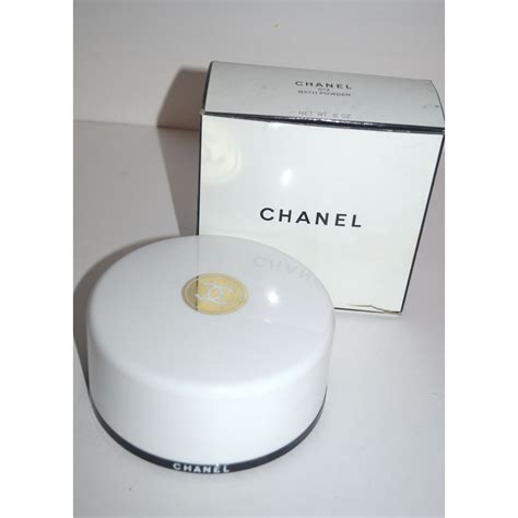 chanel perfumed dusting powder|chanel 5 dusting body powder.